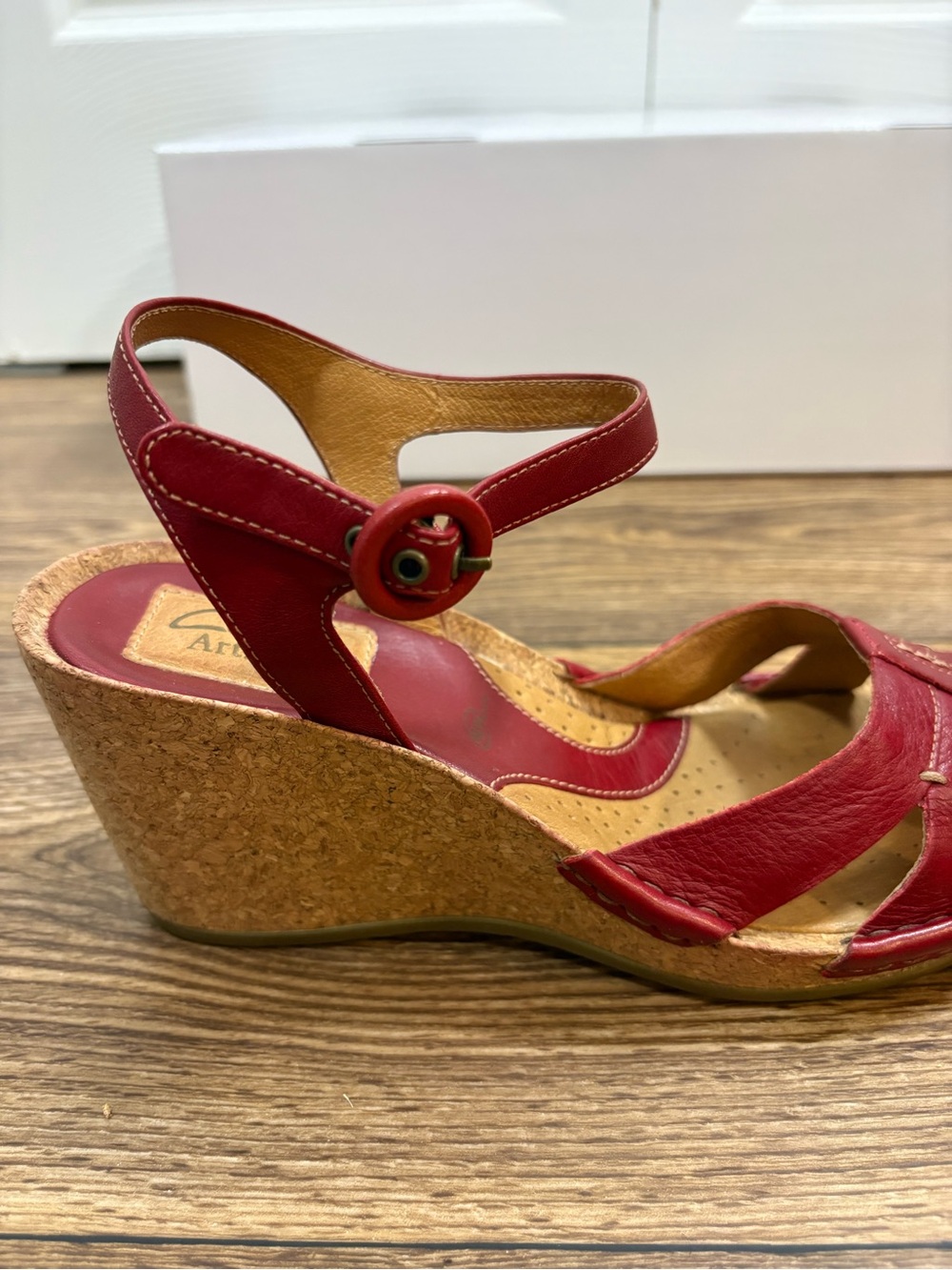 Clarks Artisan Red Leather Cork Wedge Slingback Sandals Buckle 6M - Picture 8 of 10